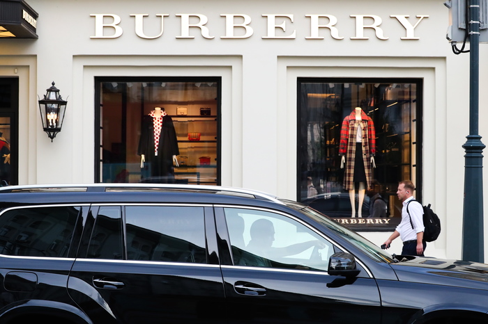 Burberry to stop using real fur and burning clothes - My, Burberry, Brands, Cloth, Fur