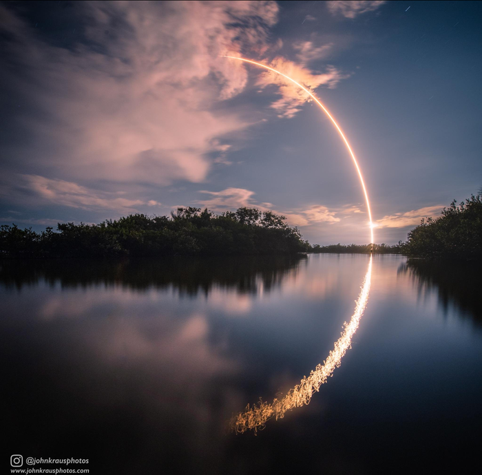 Запуск ракеты SpaceX и отражение