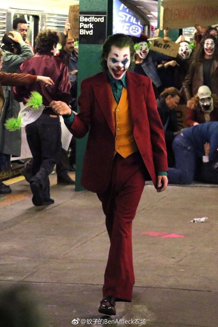 Joaquin Phoenix as the Joker. - Joaquin Phoenix, Joker, Clown, Actors and actresses, Image, Dc comics, Photos from filming, Longpost