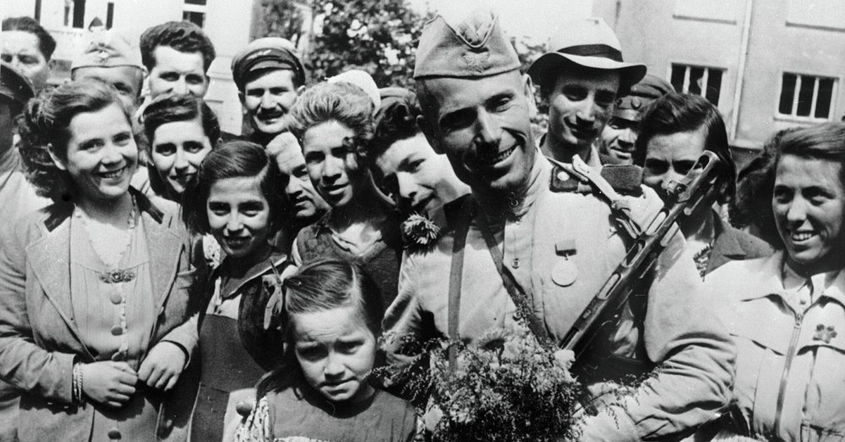 Фото встречи солдат после войны