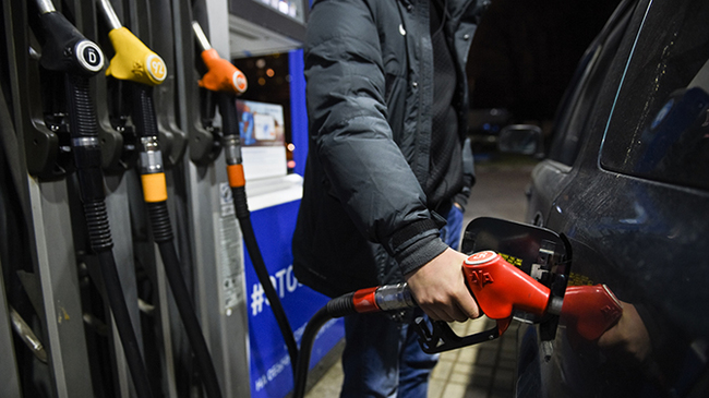 The media caught a number of large gas stations in Russia in a hidden increase in gasoline prices - Society, Russia, media, Rise in prices, Fuel, Petrol, FAS, Tvzvezdaru, Media and press