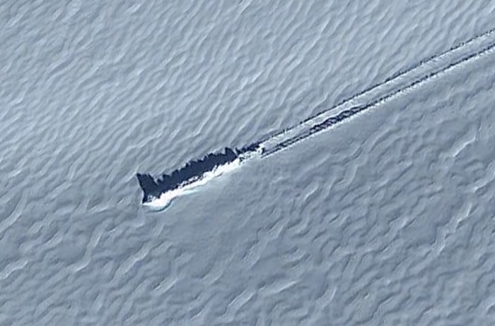 Strange object found on an island near Antarctica on Google Maps - Antarctica, UFO, Ship, Avalanche, Snow, Longpost