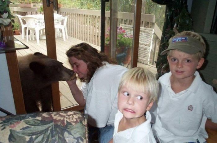 Mom, this is not the best idea. - The Bears, Bravery and stupidity, Reddit, Mum, Children