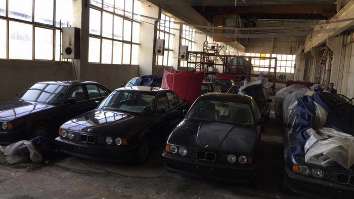 На складе обнаружили 11 совершенно новых BMW 5 серии (E34) 1994 года BMW, Шанс, BMW 5, Склад, Длиннопост, <a href=