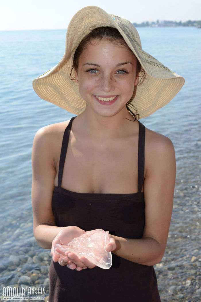 On the beach - NSFW, Strawberry, Boobs, Booty, Eyes, cat, Longpost, Foxy Di