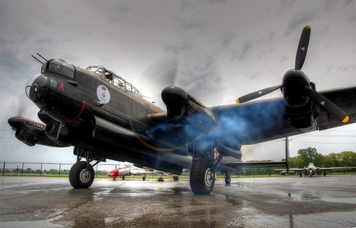 Avro Lancaster.Суровый черный британец. - Вторая мировая война, Англия, Бомбардировщик, Авро Ланкастер, Длиннопост