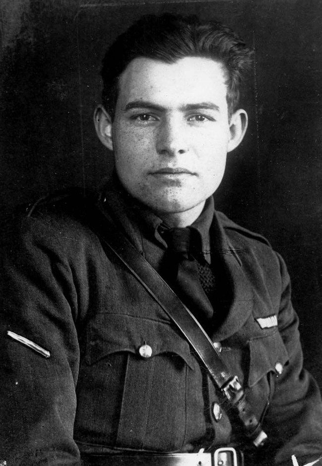 Ernest Hemingway - Ernest Hemingway, Black and white photo, Story, Writer, Epoch, Face, Longpost, Writers