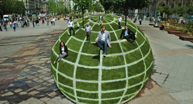 Visual illusion near Paris City Hall - Paris, Illusion, Flat land, Longpost