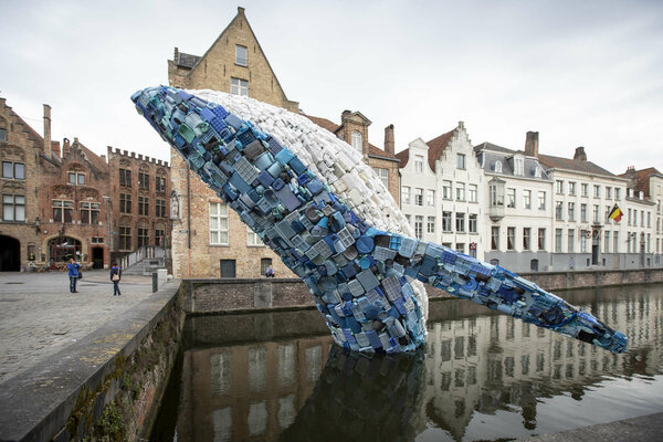 A whale made from 5 tons of plastic waste collected in the waters of the Pacific Ocean. - Plastic, Ocean