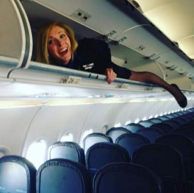 Flight attendants showed what they do while there are no passengers nearby - Stewardess, Dedication, Scream, Longpost