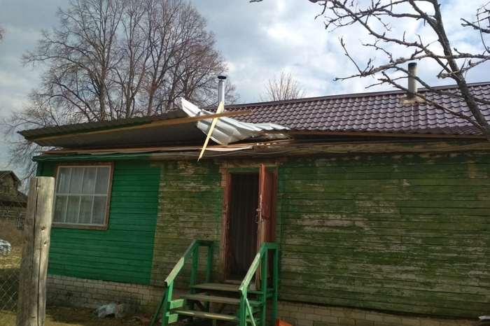 Residents of a village in the Tver region were frightened by a tornado that almost tore off the roof of a house - Tornado, Weather, Bad weather, Element, Tver region, Longpost