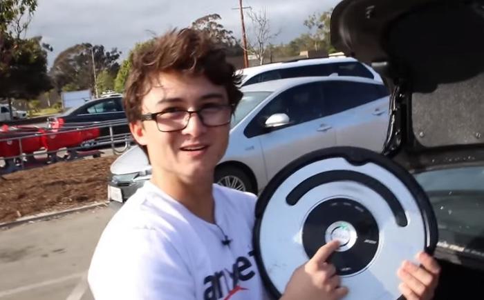 Блогер из США научил пылесос ругаться Roomba, Робот-пылесос, Видео, Длиннопост