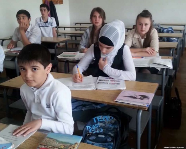 Twenty schools in Penza set a ban on wearing hijabs - Penza, School, Hijab, Religion