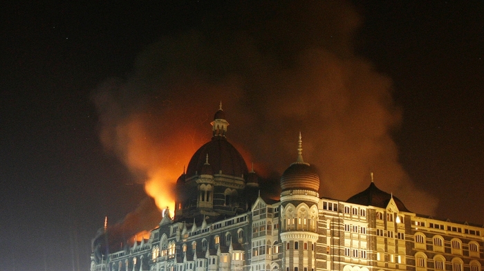 Отель Мумбаи: Противостояние - жестокое, но потрясающее кино! Фильмы, Отель Мумбаи: Противостояние, Мумбаи, Терроризм, Триллер, Видео, Длиннопост