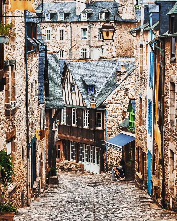 Бретонский городок Динан / Dinan, Bretagne, France - Франция, Бретань, Динан, Фотография