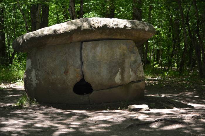 Shapshugsky dolmen. Krasnodar Territory, Abinsk District. - My, Dolmens, Beautiful view, Constructions, Unusual, Mysterious, Longpost, Inexplicable