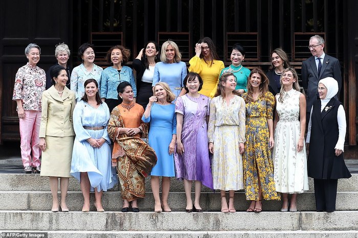 Photo of G20 wives, I have a harmless question, whose wife is on the top right? - G20, , Wife