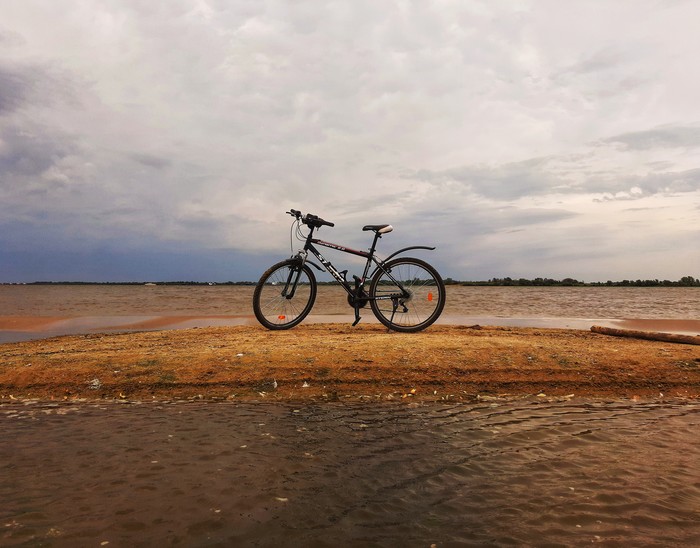 On the Volga... - My, The photo, Volga, Astrakhan, A bike, River, Island, Volga river