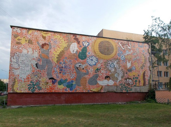 Utility is more important than beauty - My, Kiev, Bereznyaki, Mosaic, Made in USSR, Vandalism, Longpost