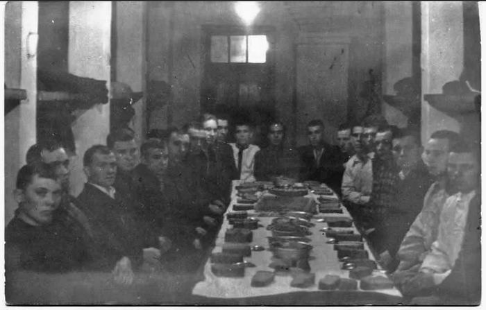 -  1942 .  1.  (), 1942,  , , , 