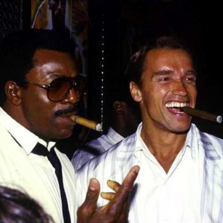 Arnold Schwarzenegger, Jesse Ventura and Carl Weathers at the premiere of the sci-fi action movie Predator, 1987. - Arnold Schwarzenegger, Carl Weathers, Predator, Premiere, 80-е, Longpost, Jesse Ventura, Celebrities, Predator (film)