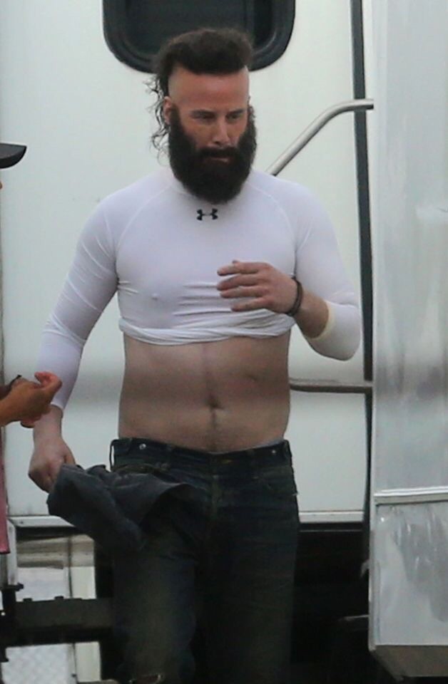 Keanu Reeves on the set of Bill & Tad 3 - Keanu Reeves, Movies, Filming, Beard, Longpost