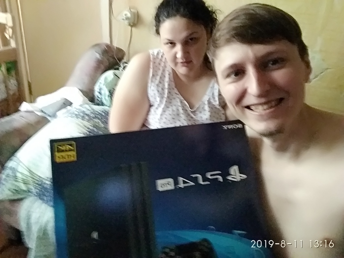 Me and my love! - My, Playstation, Playstation 4, Playstation 4 PRO, Wife, Darling, Curiosity, Favorite