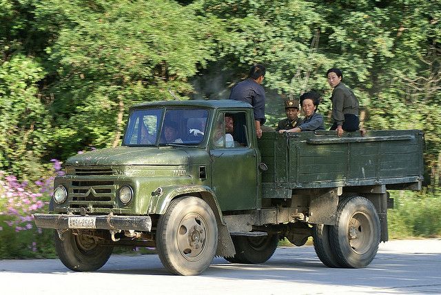 Корейские автомобили на дровах. Смотреть фото Корейские автомобили на дровах. Смотреть картинку Корейские автомобили на дровах. Картинка про Корейские автомобили на дровах. Фото Корейские автомобили на дровах