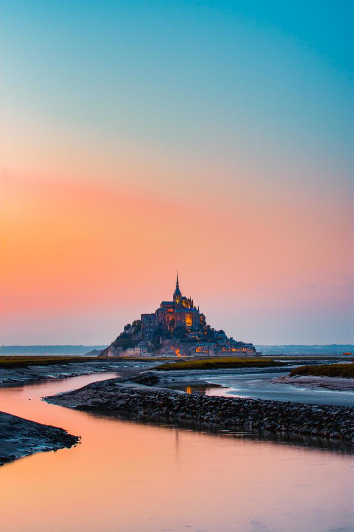 Mont Saint Michel at sunset - Mont Saint Michel, Sunset, The photo, beauty, Lock, Gradient, Island