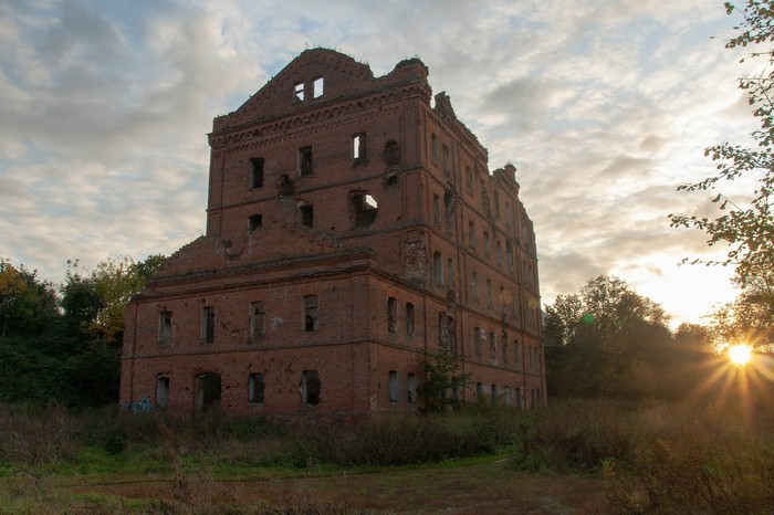 Echoes of War... Continued... - Ruin, Sunset, The photo