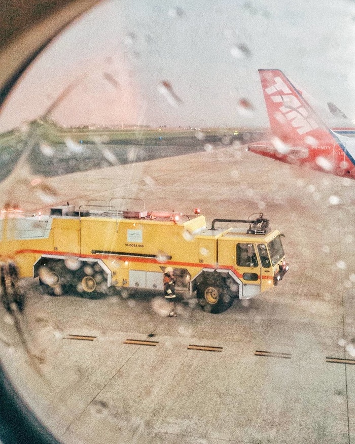 "Я работаю стюардессой и хочу без прикрас рассказать о своей профессии" ADME, Текст, Стюардесса, Самолет, Блог, Красивая девушка, Instagram, Авиаперелеты, Пассажиры, Длиннопост