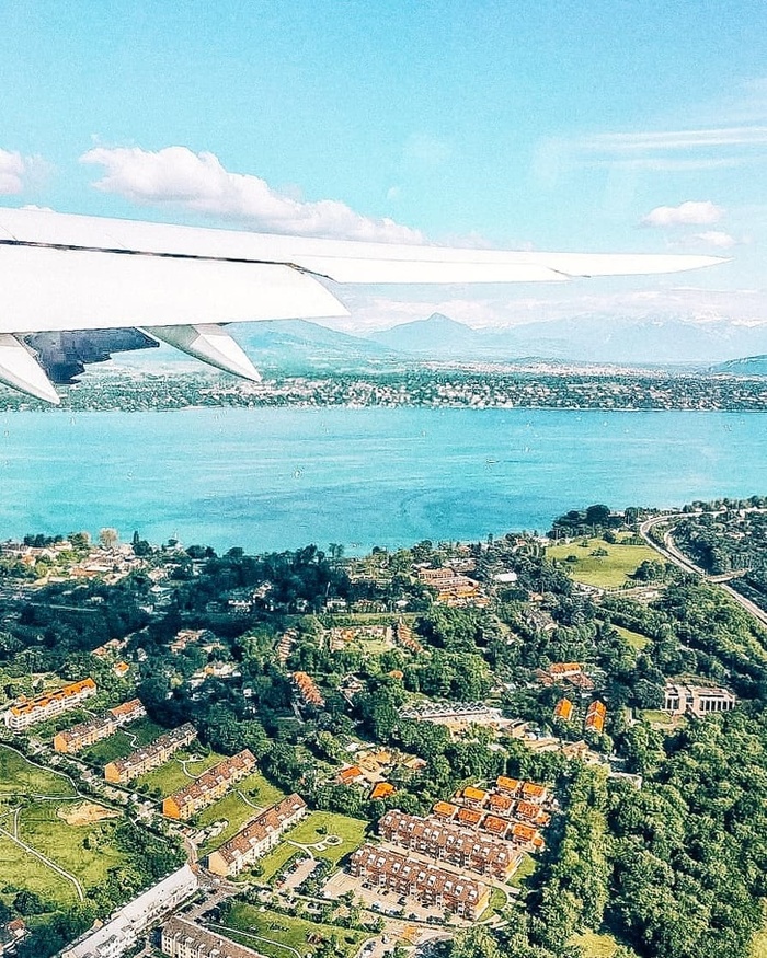 "Я работаю стюардессой и хочу без прикрас рассказать о своей профессии" ADME, Текст, Стюардесса, Самолет, Блог, Красивая девушка, Instagram, Авиаперелеты, Пассажиры, Длиннопост