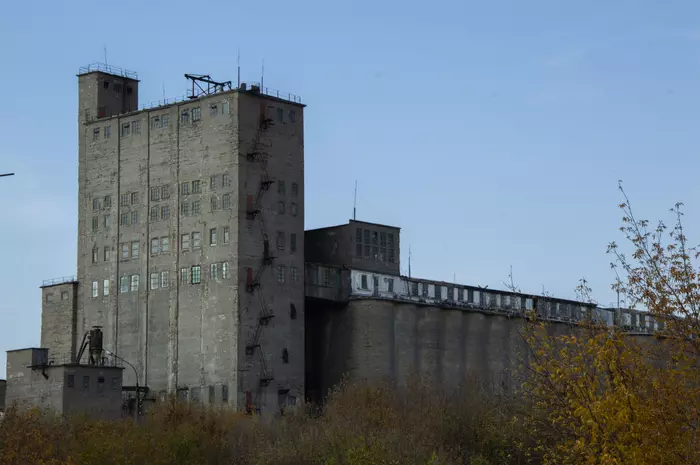 Мукомольный завод - Моё, Начинающий фотограф, Завод, Осень, Город, Фотография, Элеватор