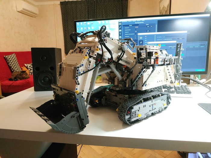 Lego 42100 Liebherr R9800   LEGO, , Liebherr, , 