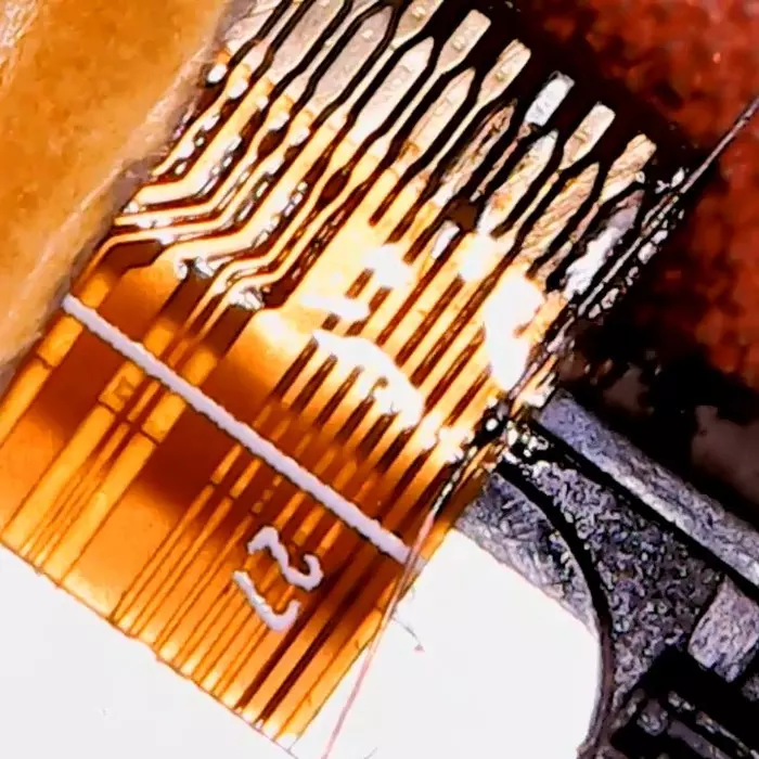 Restoration of the smartphone cable after liquid ingress. - My, Repair of equipment, Repair, Plume, Recovery, Soldering, Video, Longpost, Microscope
