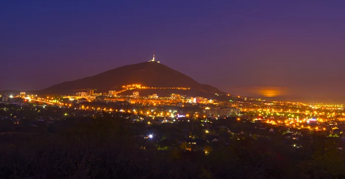 Night Pyatigorsk - My, Night, City night lights, Pyatigorsk, , Night city, Sunset