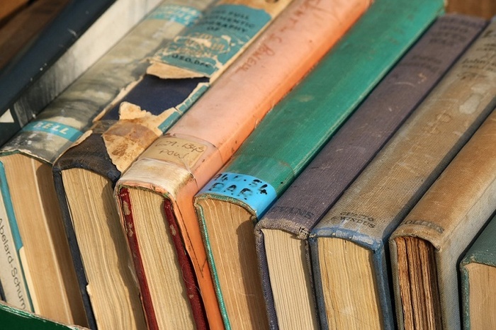 чем опасны старые книги. Смотреть фото чем опасны старые книги. Смотреть картинку чем опасны старые книги. Картинка про чем опасны старые книги. Фото чем опасны старые книги