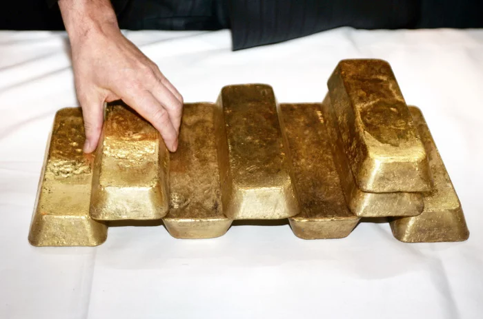 A safe with 18 kg of gold was discovered at the site of a dam break in the Krasnoyarsk Territory - My, Gold, Safe, State of emergency, Krasnoyarsk region, Dam, Breakthrough