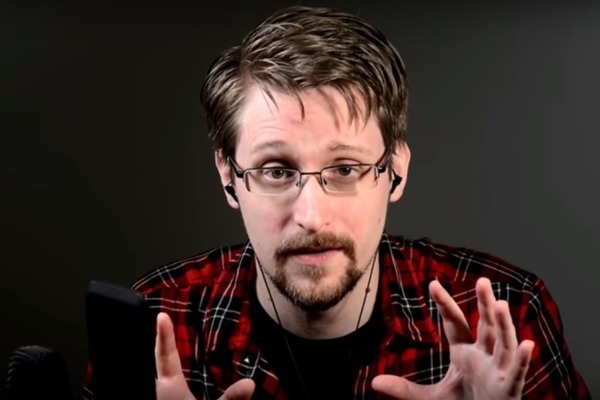 Edward Snowden told Joe Rogan that he searched the CIA and NSA networks for evidence of the existence of aliens. - news, Edward Snowden, Joe Rogan, CIA, Anb