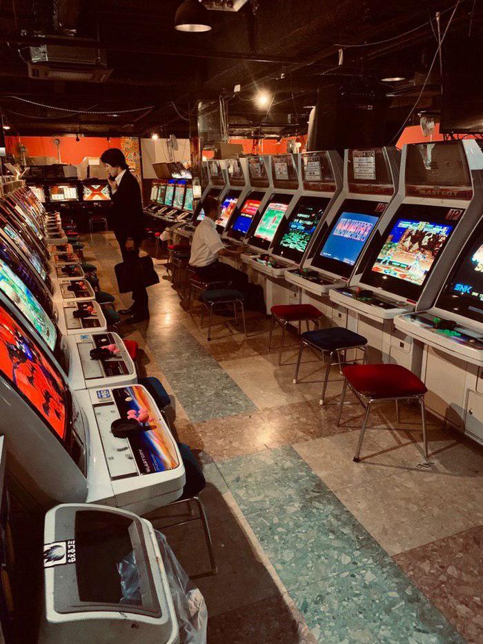 retro arcade hall in tokyo - My, , Tokyo, Japan, Travels, Computer games, Games, Entertainment, Sega, Longpost, Slot machines
