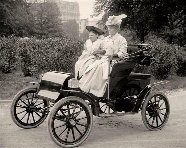 Sunday trip - Women, Driver, Automotive classic, 1905