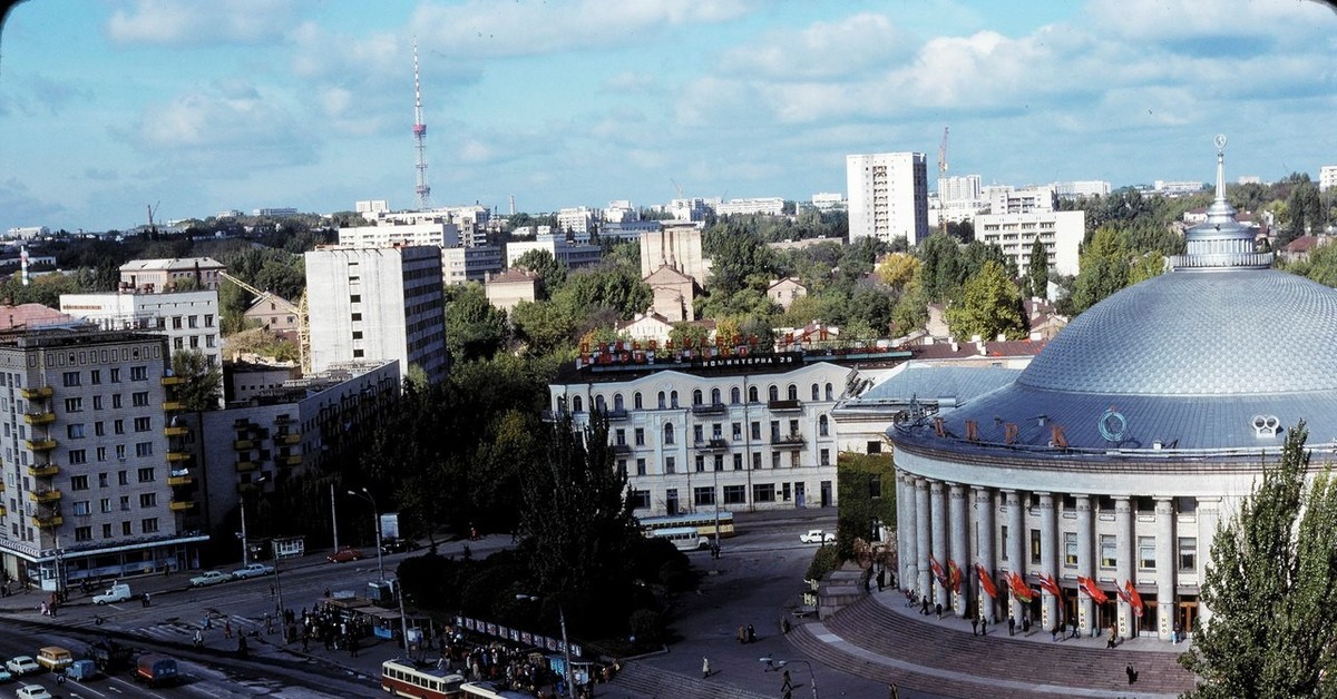 Советский киев. Площадь Победы Киев. Киев СССР. Столица Киева в СССР. Площадь Победы и столица Киева.