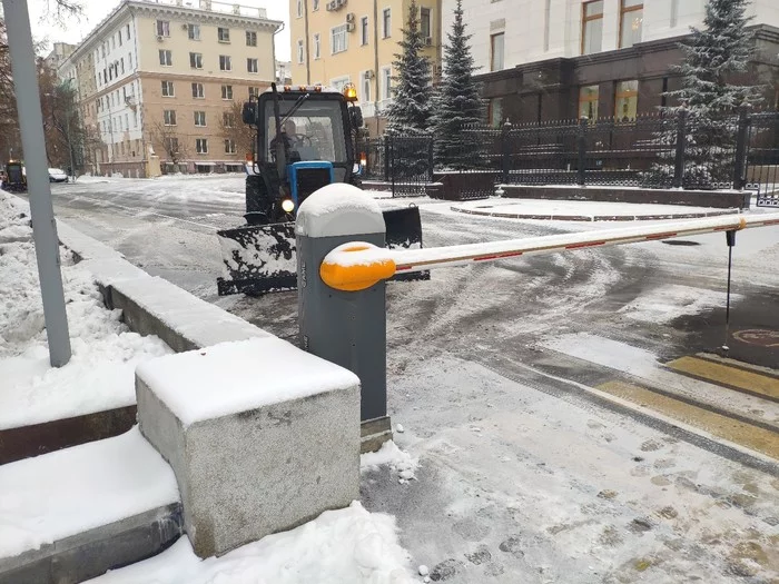 It's snowing, you need to clear your parking lot - Chelyabinsk, Administration, Cleaning, Snow, Everything for people, Housing and communal services