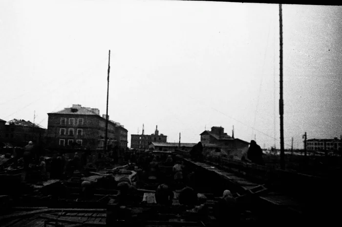 Magnitogorsk memories of the past, construction of Lenin 21/2 - Magnitogorsk, Past, Women, Building, Old photo, People, archive, 20th century