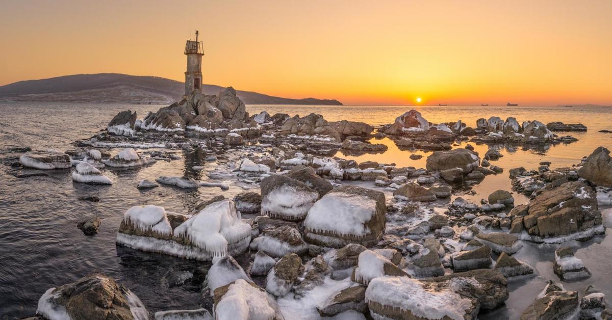 Замерзает ли японское море. Японское море зимой. Замерзшее японское море. Японское море во льду. Японское море зимой замерзает.