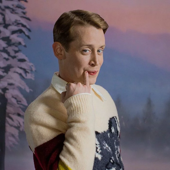 Macaulay Culkin advertises Christmas stockings - Macaulay Culkin, Home Alone (Movie), Actors and actresses, Advertising, Humor, Video, Longpost