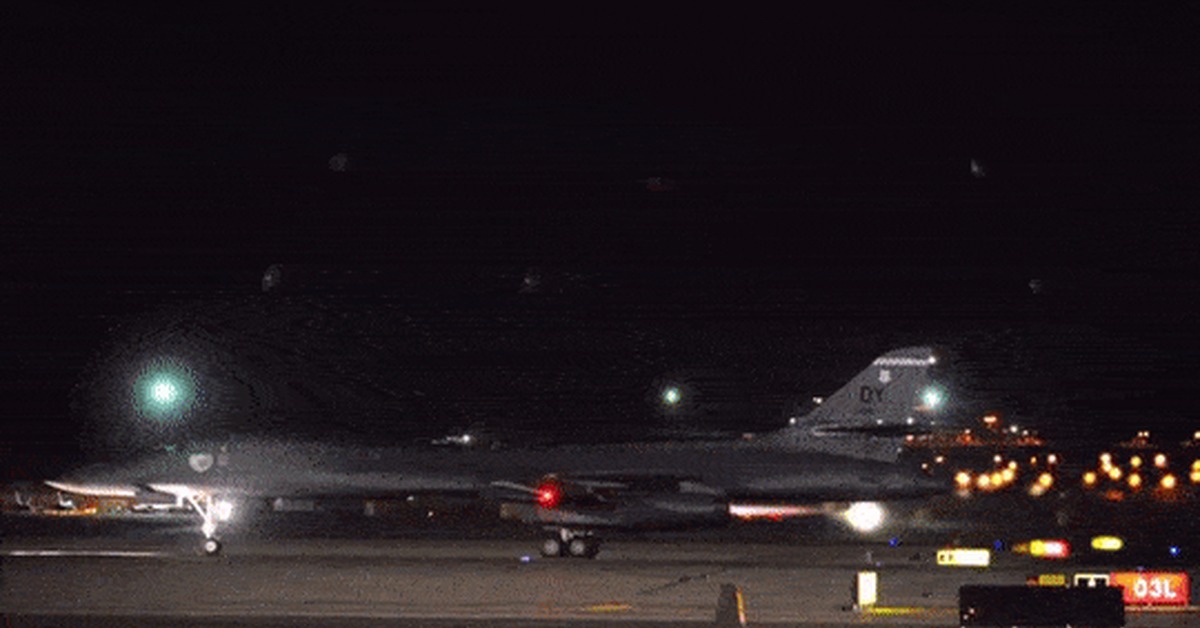 Launch of the Lancer - Aviation, GIF, b-1 Lancer