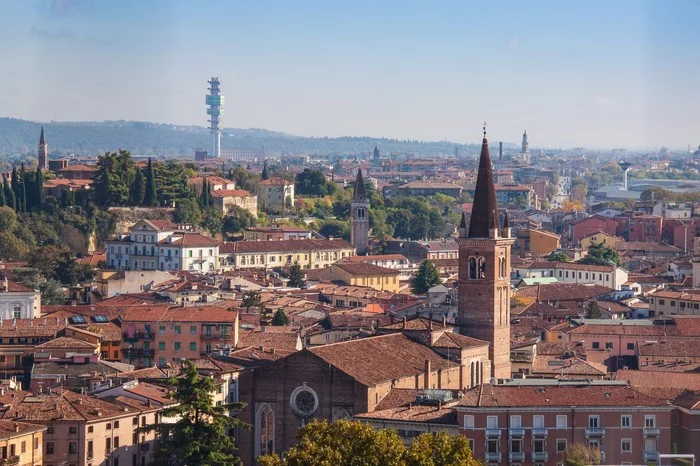 Verona from the heights of the Lamberti Tower. - My, Canon 500D, Italy, Longpost