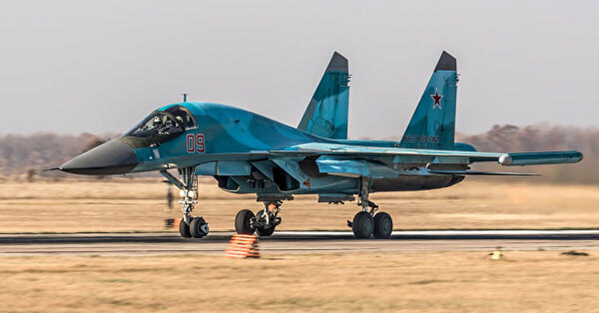 Су утенок. Истребитель-бомбардировщик Су-34. Су-34 утенок. Су34 самолет. Су-34 ПТБ.
