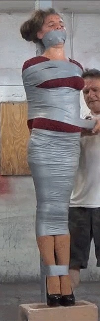 Nichole hangs in tape Бондаж, Связывание, Фетишизм, Гифка, Длиннопост, Девушки
